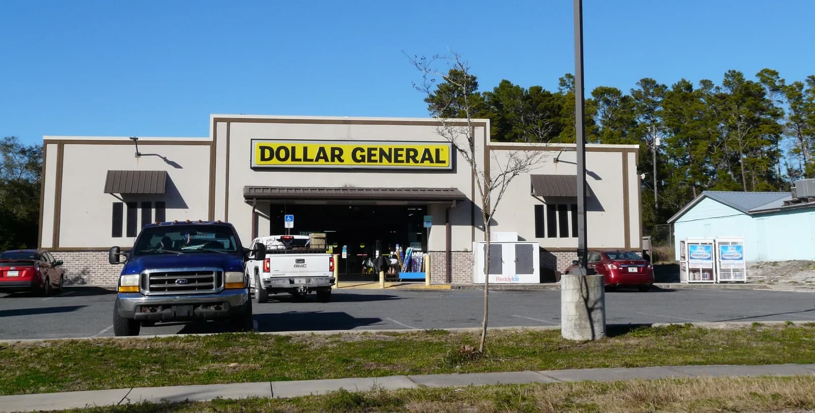 Dollar General store in Carrabelle, Florida, photographed in January 2025