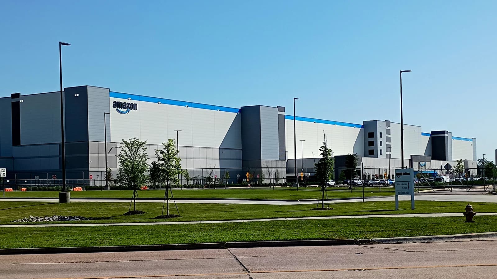 Amazon fulfillment warehouse in Baton Rouge, Louisiana, photographed in April 2025